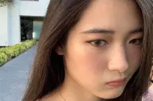 冉莹颖人设崩了想和邹市明收入AA女方账号被冲 网友神评太扎心