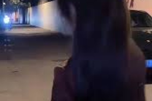 央视表态后给冯小刚走面的韩红底裤都被扒没了